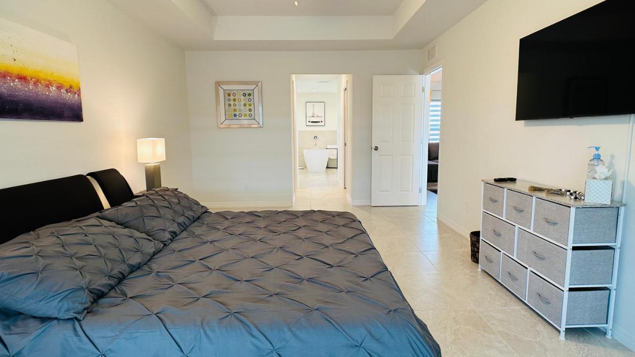 The Salt Life Get Away - Cape Coral, Florida Villa Екстериор снимка